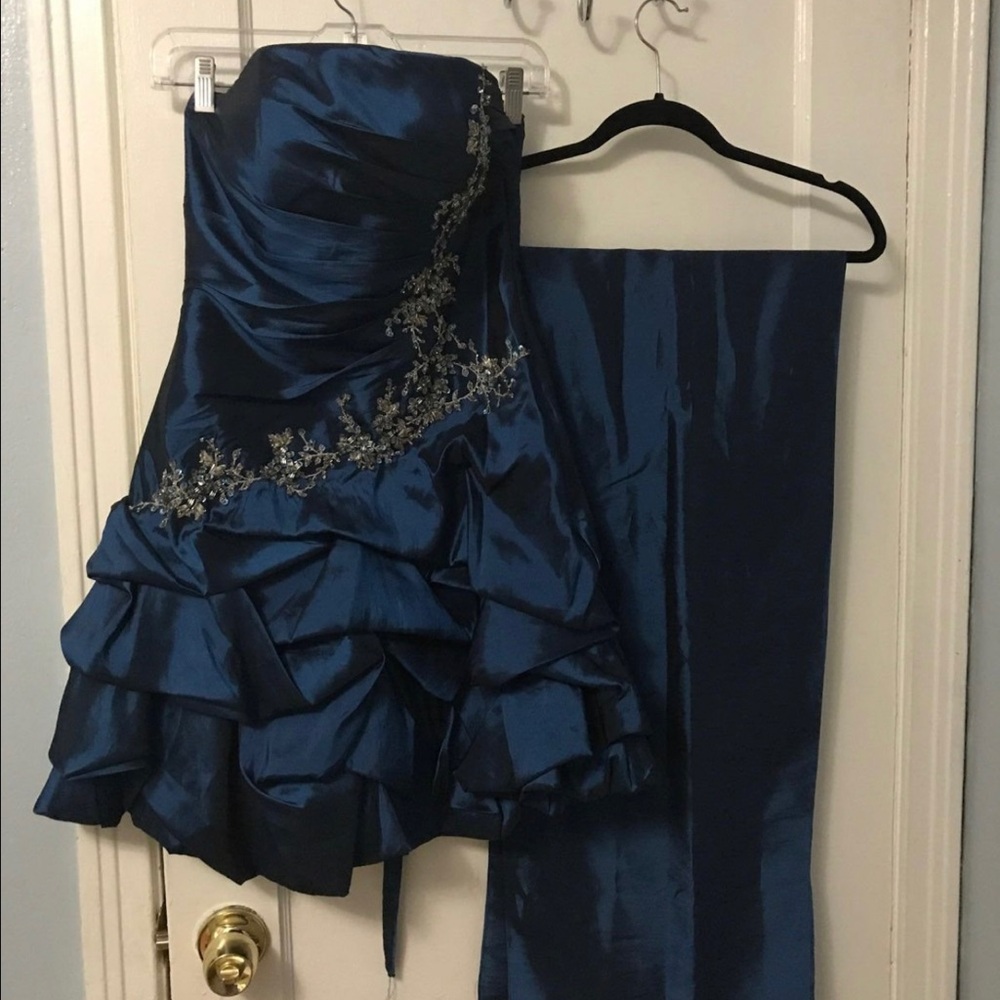 Elegant Blue Strapless Dress with Silver Embroidery